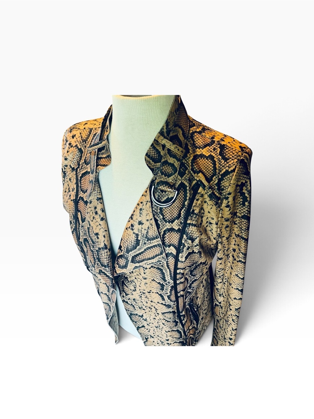 VENUS Beige and Black Snake Print Open-Front Blazer - Picture 5 of 9